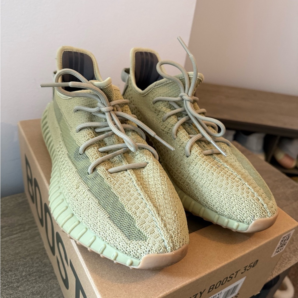 Yeezy Boost 350 V2 Sulfur